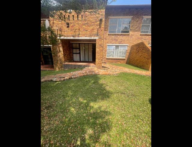 2 BEDROOM TOWNHOUSE FOR SALE IN BUCCLEUCH